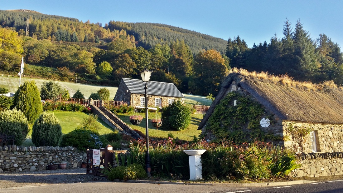 Entrance to Briar Cottages A85