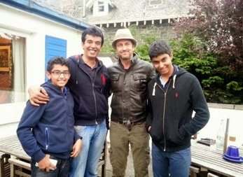 Gerard Butler with Briar Steading guests, at The Four Seasons